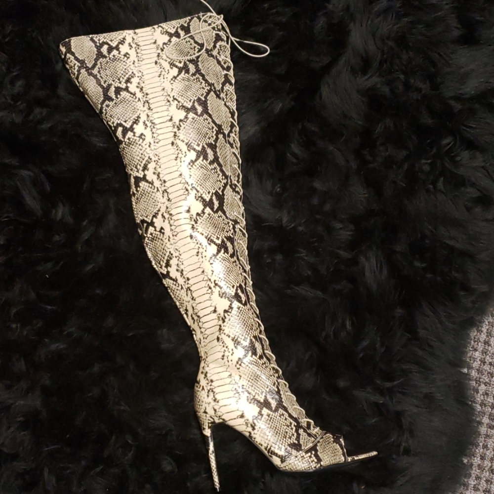 Lace up boots